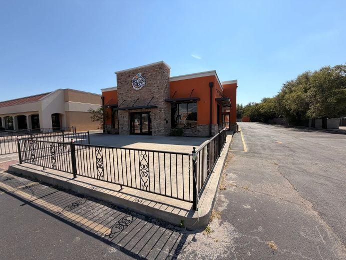 More Photos Of 6620 E Reno Ave, Oklahoma City Restaurant For Lease