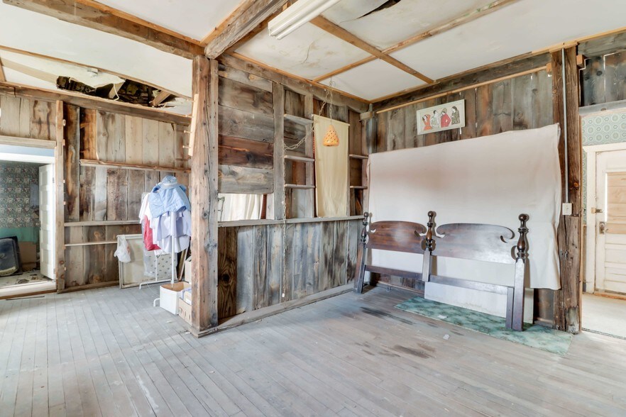 More Photos Of 400 W Victor Ave, Victor Hotel For Sale