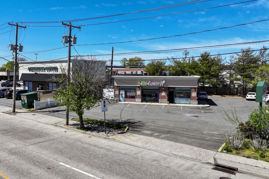 Primary Photo Of 4303 Merrick Rd, Massapequa Freestanding For Sale