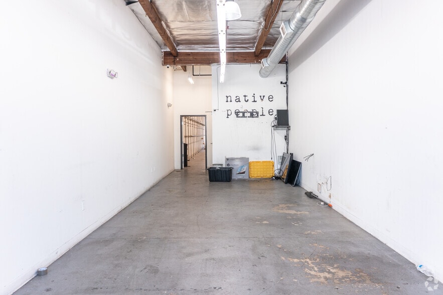 More Photos Of 1150 E 12th St, Los Angeles Showroom For Sale