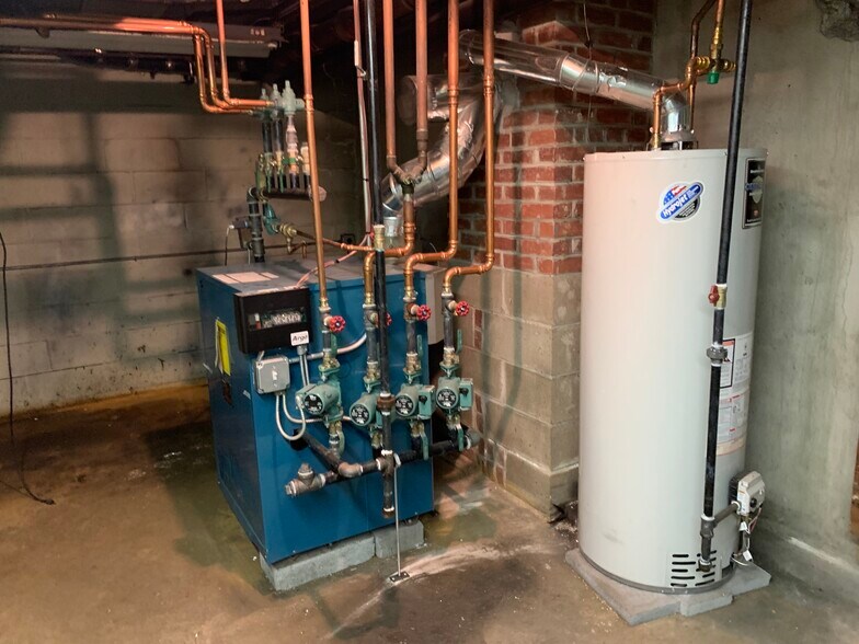 More Photos Of 504 Cherry Ln, Floral Park Warehouse For Lease