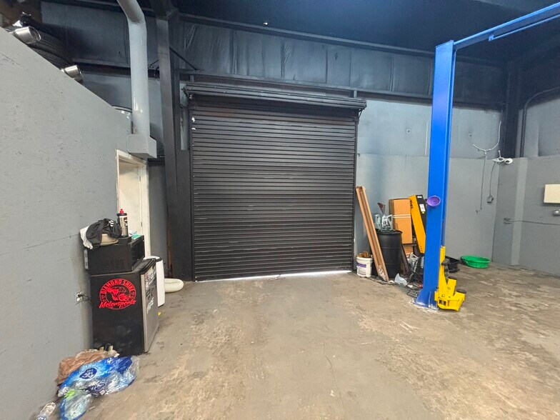 More Photos Of 1503 7th St SW, Ruskin Storefront Retail Residential For Sale