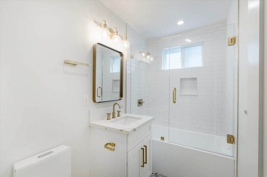 More Photos Of 2420 Grant Ave, Redondo Beach Apartments For Sale