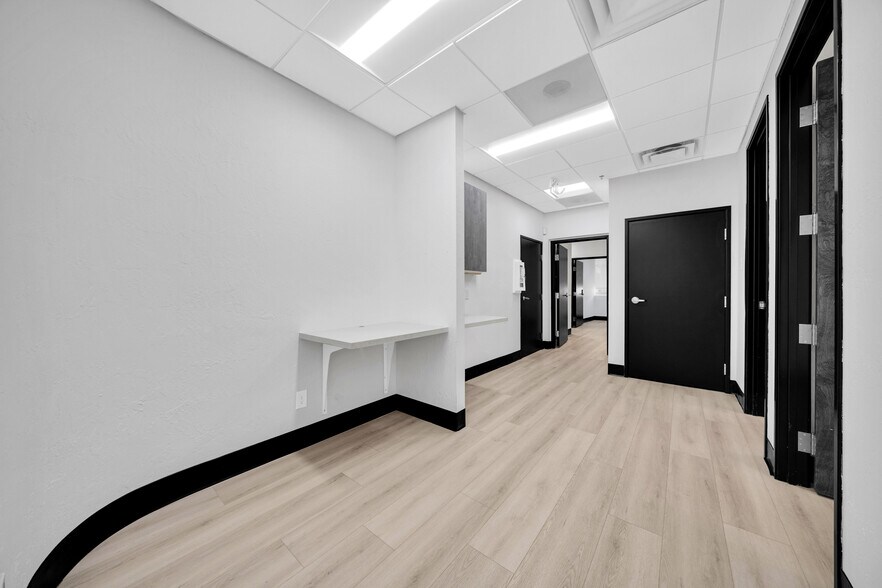 More Photos Of 4045 E Union Hills Dr, Phoenix Medical For Sale