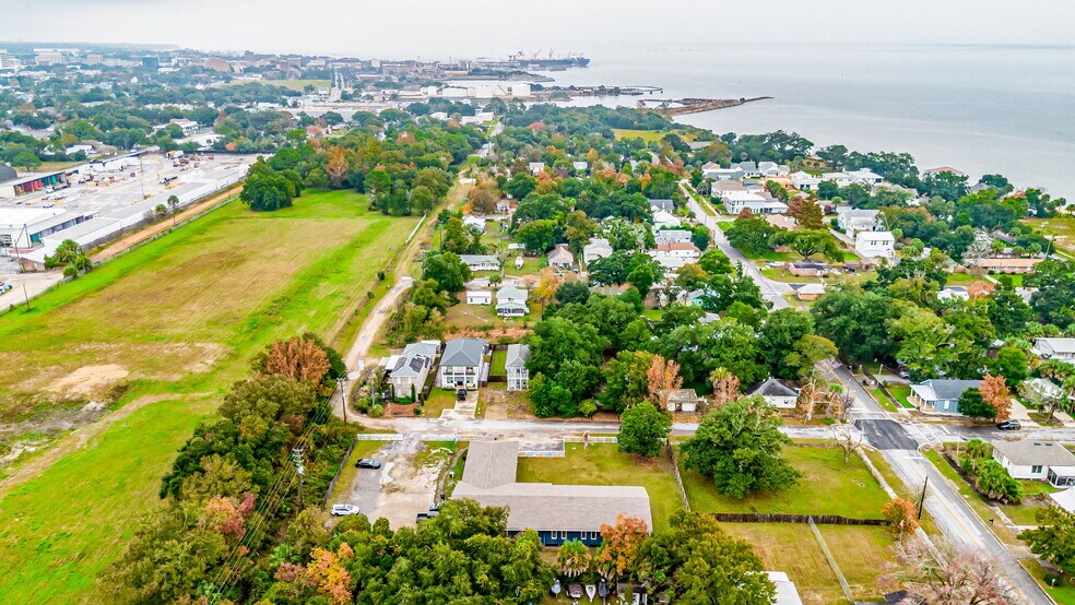 More Photos Of 725 S J St, Pensacola Office Residential For Sale