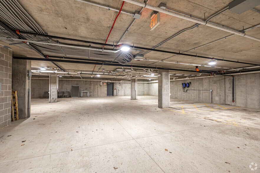 More Photos Of 517 W Main St, Madison Apartments For Lease