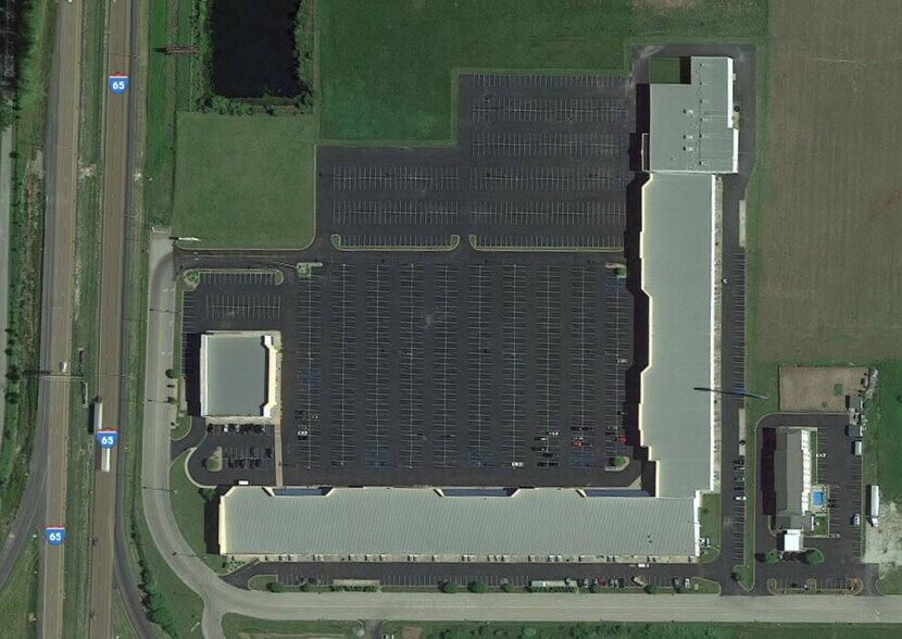 More Photos Of 357 Tanger Blvd, Seymour Unknown For Lease