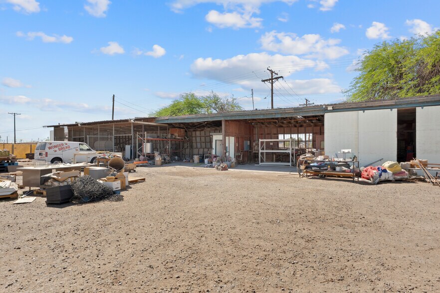 More Photos Of 220 E Commercial Ave, El Centro Manufacturing For Sale