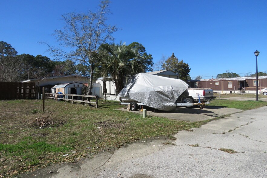 More Photos Of 2729 Carol Ln, Panama City Manufactured Housing Mobile Home Park For Sale
