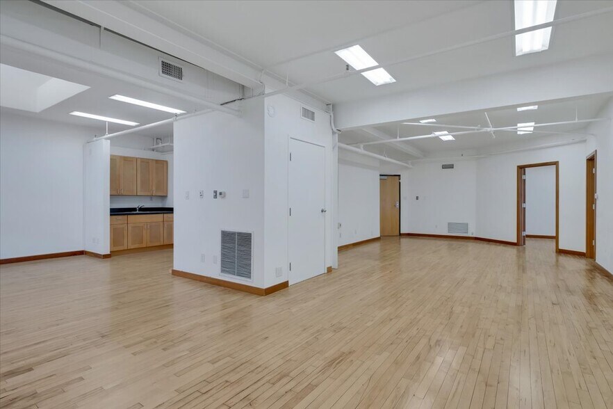 More Photos Of 2525 Main St, Santa Monica Office For Lease