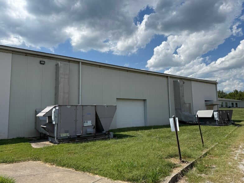 More Photos Of 810 Soldiers Way, Evansville Schools For Sale