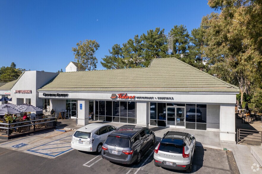 More Photos Of 24401 Ridge Route Dr, Laguna Hills General Retail For Lease