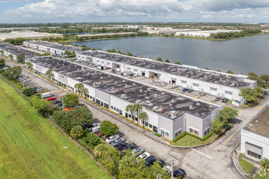 More Photos Of 11341-11491 Interchange Cir S, Miramar Distribution For Lease