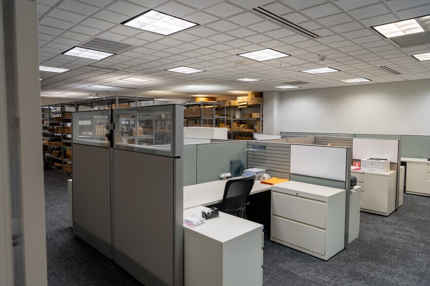 More Photos Of 125 W Missouri Ave, Midland Office For Sale