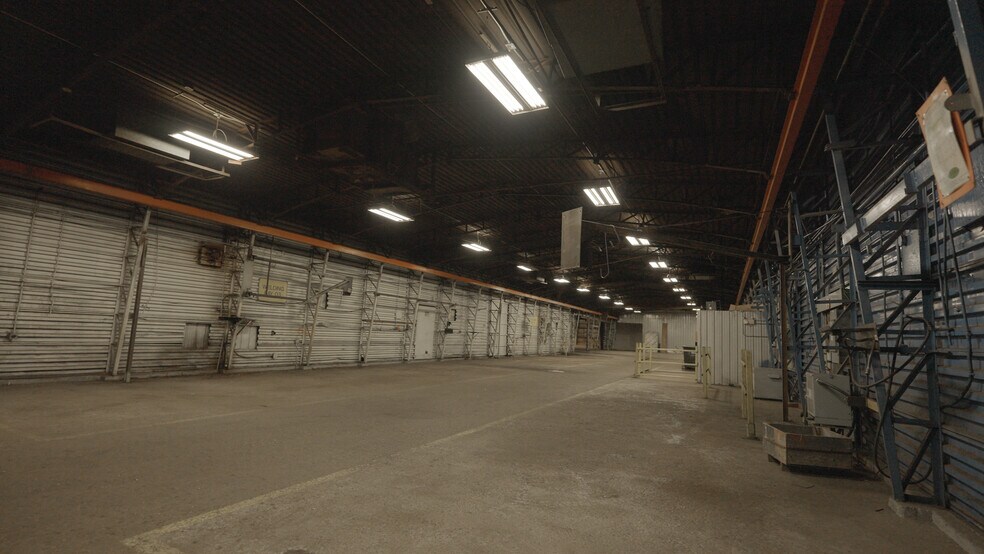 More Photos Of 135 York Street E St, Yorkton Warehouse For Sale