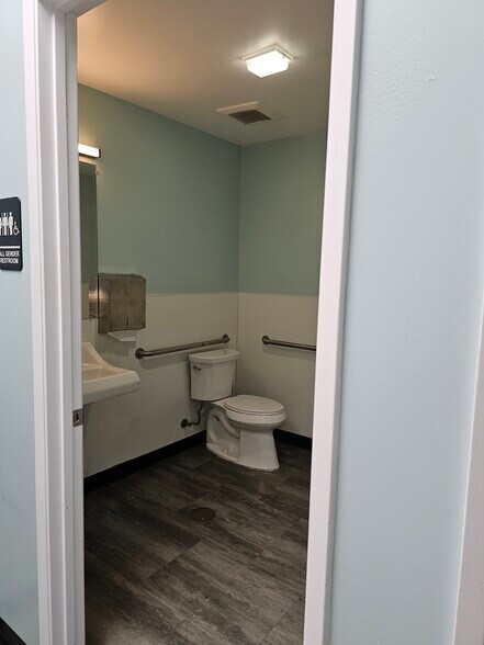 More Photos Of 3106 Rolison Rd, Redwood City Freestanding For Sale