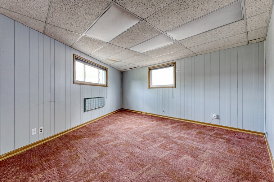 More Photos Of 109-111 Ethel Ave, Hawthorne Warehouse For Sale