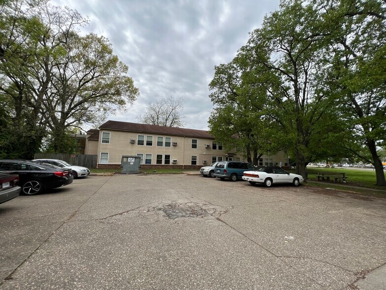 More Photos Of 2305 S Rotherwood Ave, Evansville Apartments For Sale