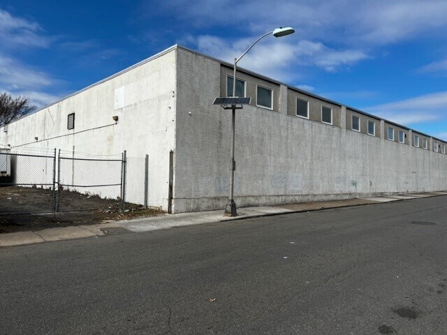 More Photos Of 55 S Jefferson St, Orange Warehouse For Sale