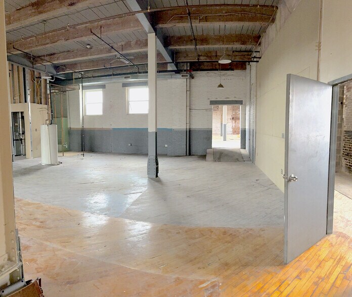 More Photos Of 1930 E Huntingdon St, Philadelphia Warehouse For Lease