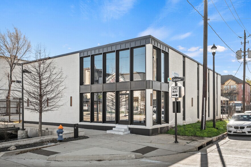 Primary Photo Of 2323 Caroline St, Houston Medical For Lease