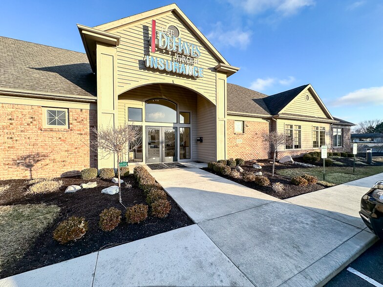 More Photos Of 11118 Coldwater Rd, Fort Wayne Office For Sale