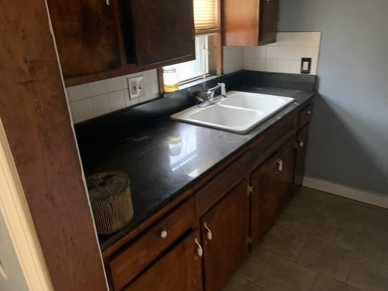 More Photos Of 2521 Noble Rd, Cleveland Heights Apartments For Sale