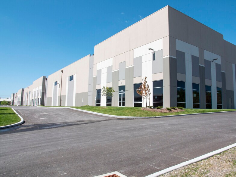 More Photos Of 2601 Hughes Rd, Liberty Distribution For Lease