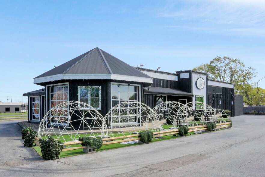 More Photos Of 1122 Hebron Rd, Heath Restaurant For Sale