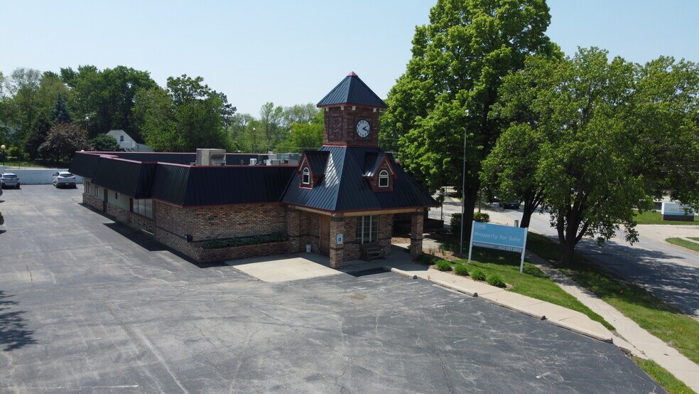 Primary Photo Of 1340 N Cotner Blvd, Lincoln Storefront Retail Office For Sale