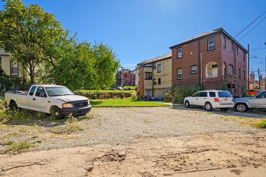 More Photos Of 815 McClure St, Munhall Apartments For Sale