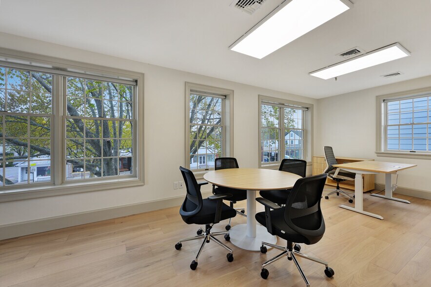 More Photos Of 53-55 Newtown Ln, East Hampton Storefront Retail Residential For Sale