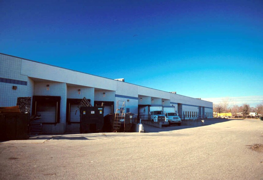 More Photos Of 40040 Grand River Ave, Novi Warehouse For Lease