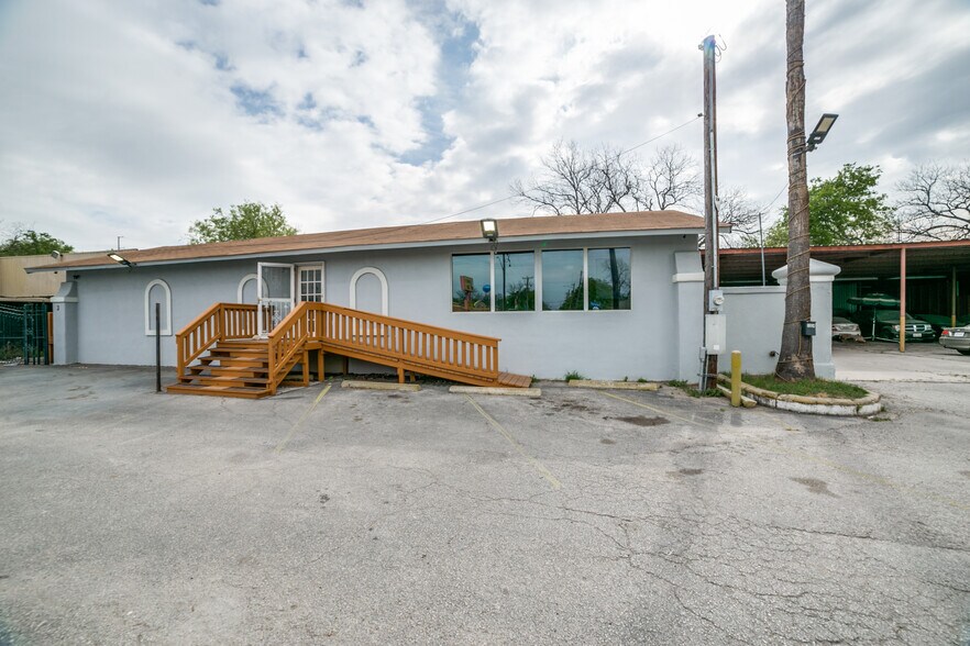 More Photos Of 1334 S General Mcmullen Dr, San Antonio Industrial For Sale
