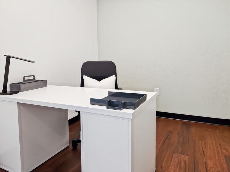 More Photos Of 13701 Woodway Dr, Woodway Coworking Space