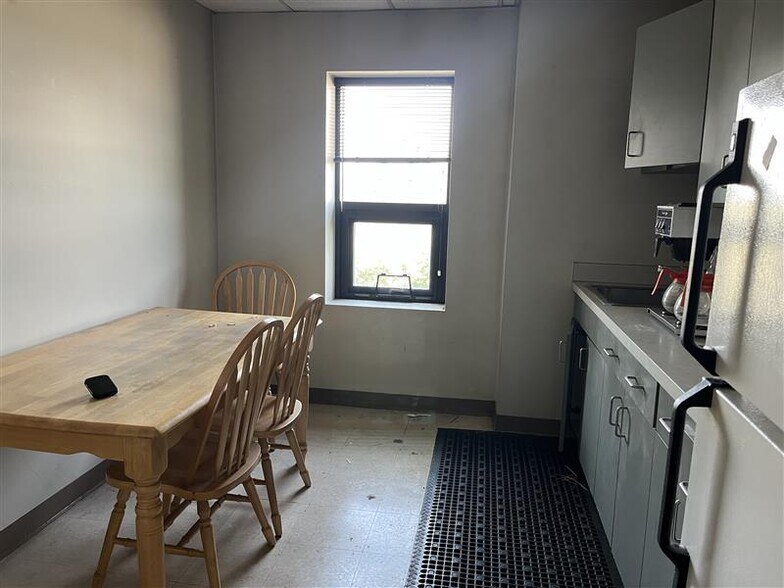 More Photos Of 75 Ransier Dr, Buffalo Truck Terminal For Sale