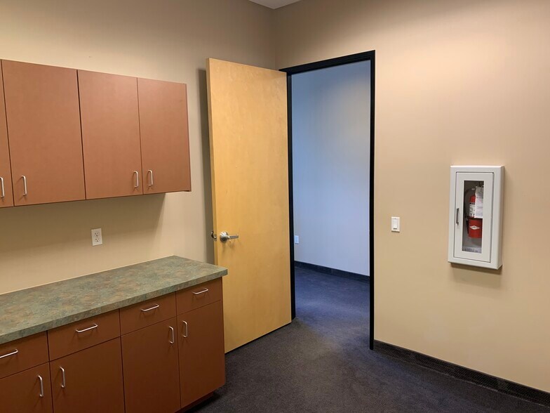 More Photos Of 10643 N Frank Lloyd Wright Blvd, Scottsdale Office For Sale