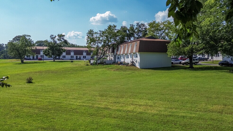 More Photos Of 2000 Old Tullahoma Rd, Winchester Apartments For Sale