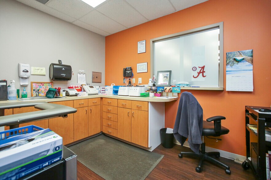 More Photos Of 12 Sammy McGhee Blvd, Jasper Medical For Sale