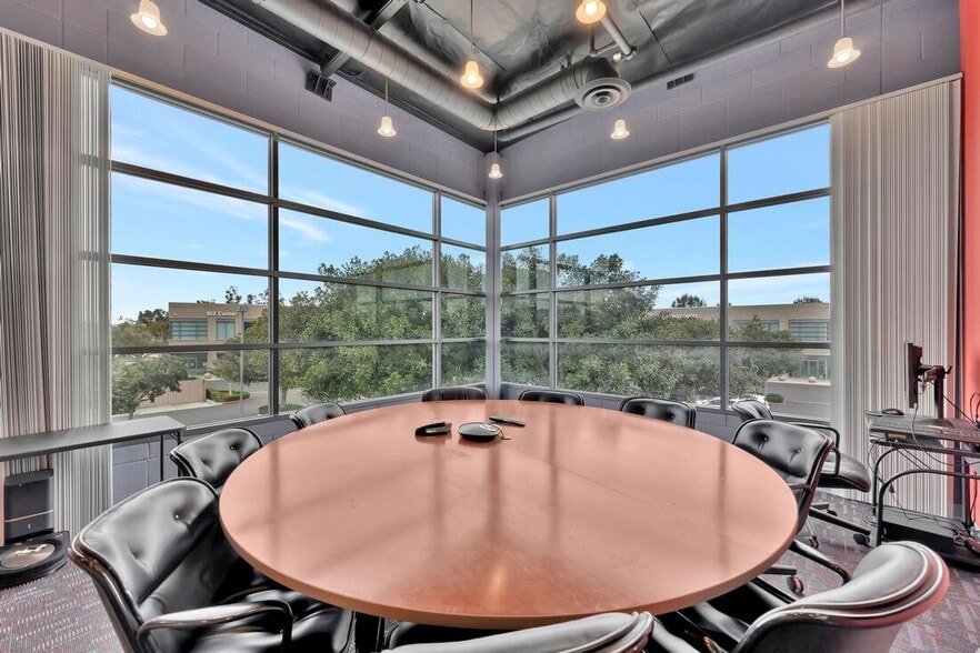 More Photos Of 1220 Roosevelt Ave, Irvine Loft Creative Space For Lease
