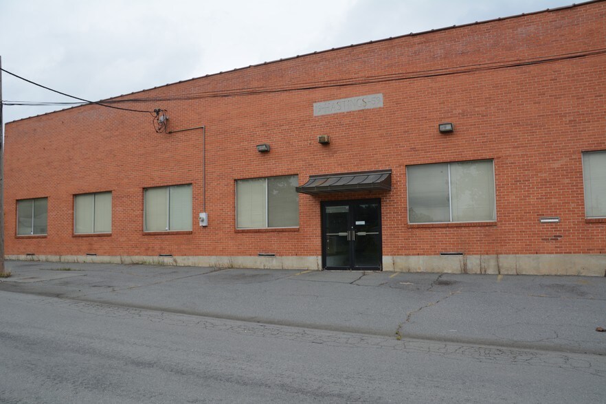More Photos Of 1224 E 28th St, Little Rock Light Distribution For Lease