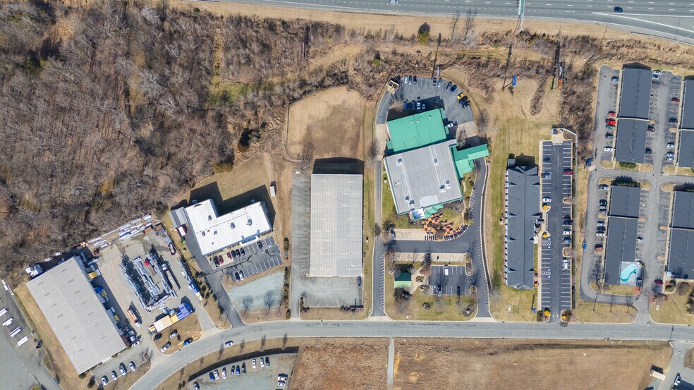 More Photos Of 2233 W Hanford Rd, Burlington Freestanding For Sale