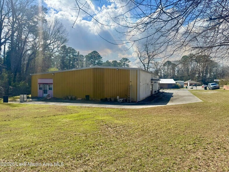 More Photos Of 835 Marshall St, Alexander City Specialty For Sale