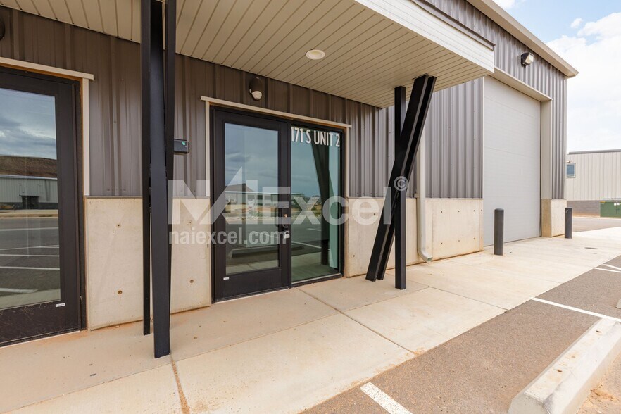 More Photos Of 171 S Mechanical Dr, Washington Warehouse For Lease