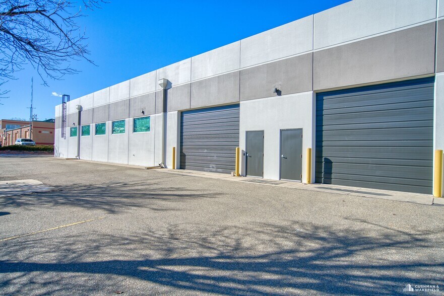 More Photos Of 1530 Vista View Dr, Longmont Warehouse For Lease