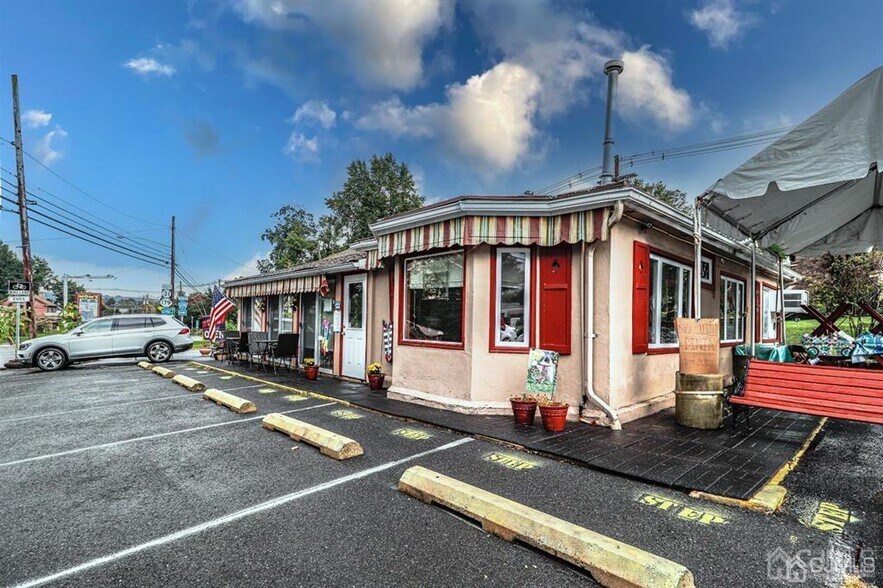 More Photos Of 36 John Ringo Rd, Ringoes Restaurant For Lease