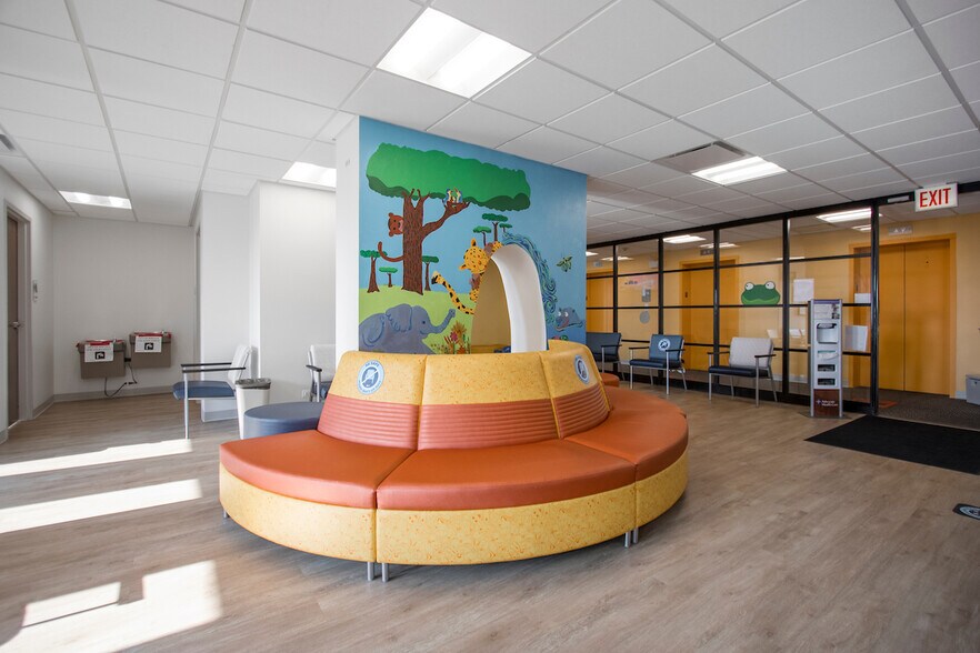 More Photos Of 1945 W Wilson Ave, Chicago Medical For Lease