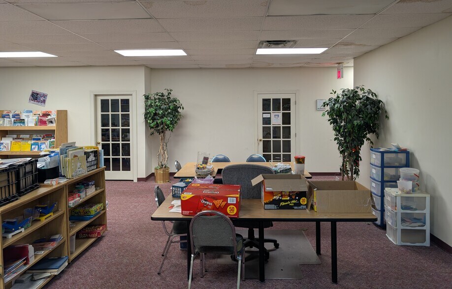 More Photos Of 1709 River St, Valdosta Office For Sale