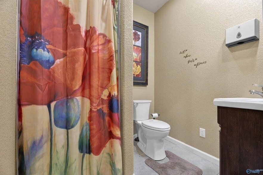 More Photos Of 1103 County Road 359, Crossville Medical For Sale
