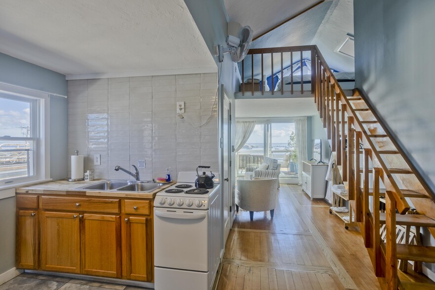 More Photos Of 265 Commercial St, Provincetown Flex For Sale